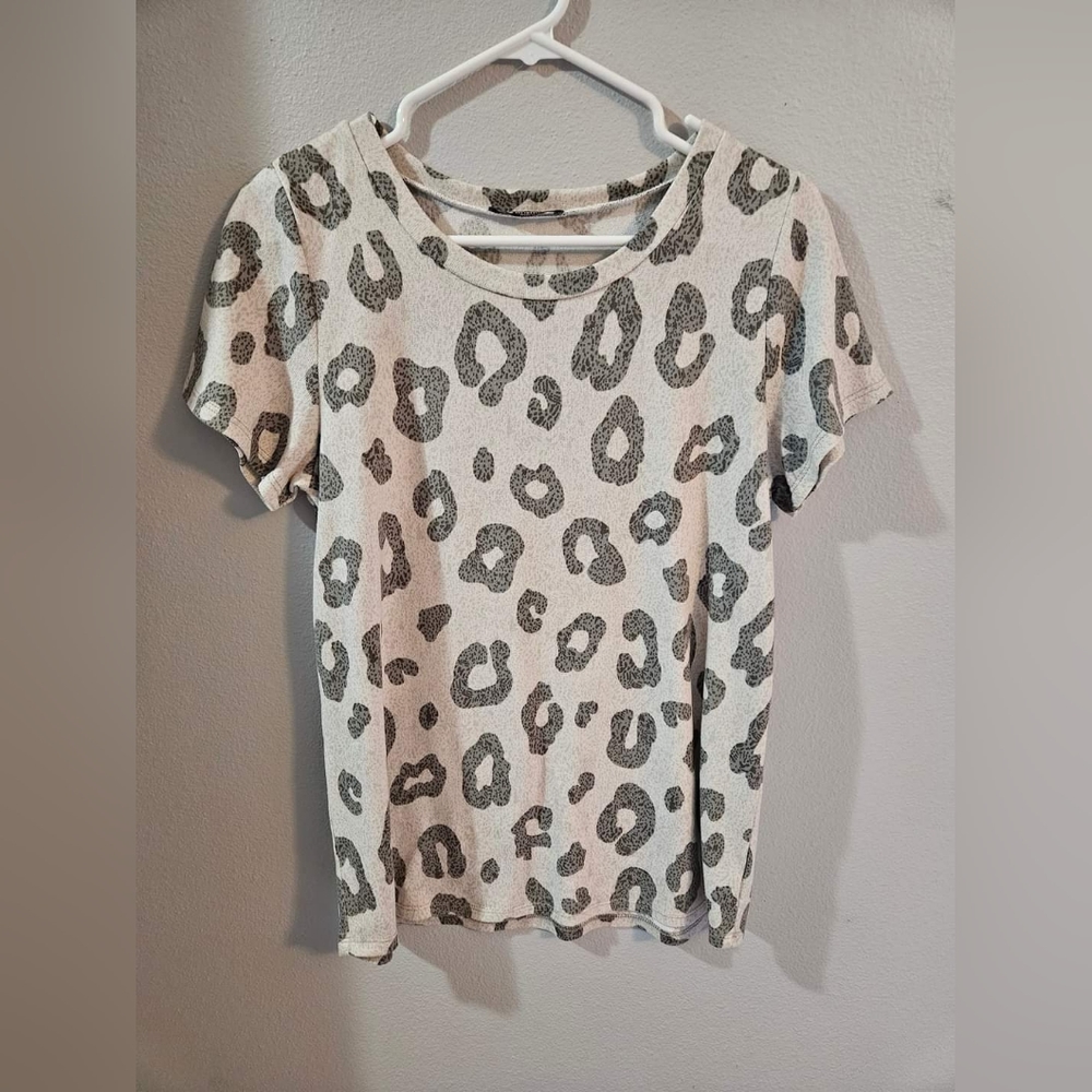 Soft Taupe Leopard Tee